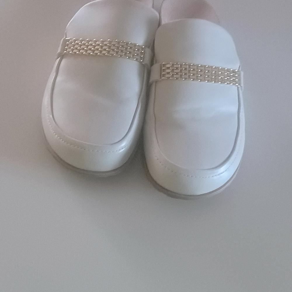 Vionic White Leather Slip-On Mules with Gold Chain